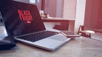 "Black Friday" affiché sur l'écran d'un ordinateur portable
