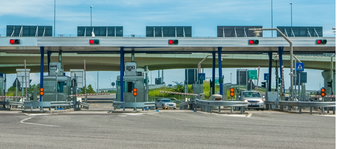 Une barrière de péage sur une autoroute