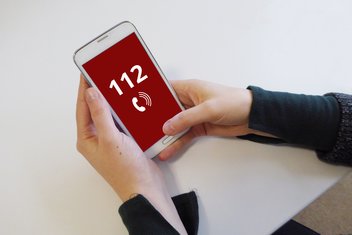 emergency-number-europe.jpg Telephone displaying the European emergency number